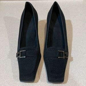 Stuart Weizman black ultrasuede pumps, size 5M